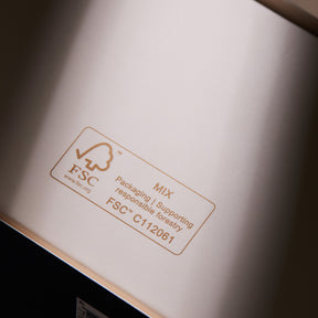 禮盒及提袋採用FSC認證材質，對環境更友善