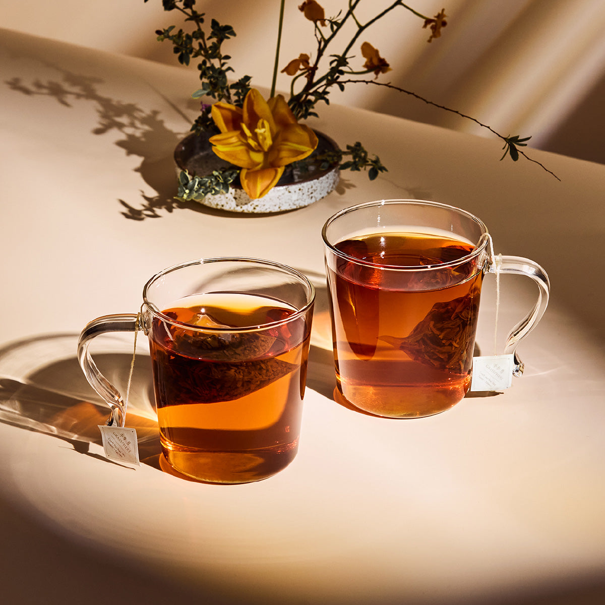 小草作 島嶼映紅 精品紅茶果香禮盒 紅茶沖泡情境